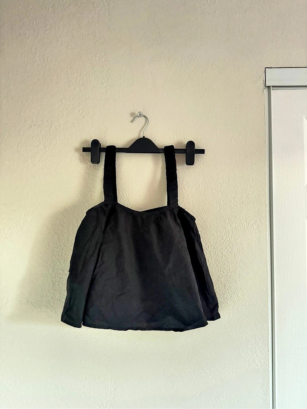 Black Mango crop top with straps